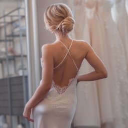 things to know about backless wedding dresses, backless wedding dresses