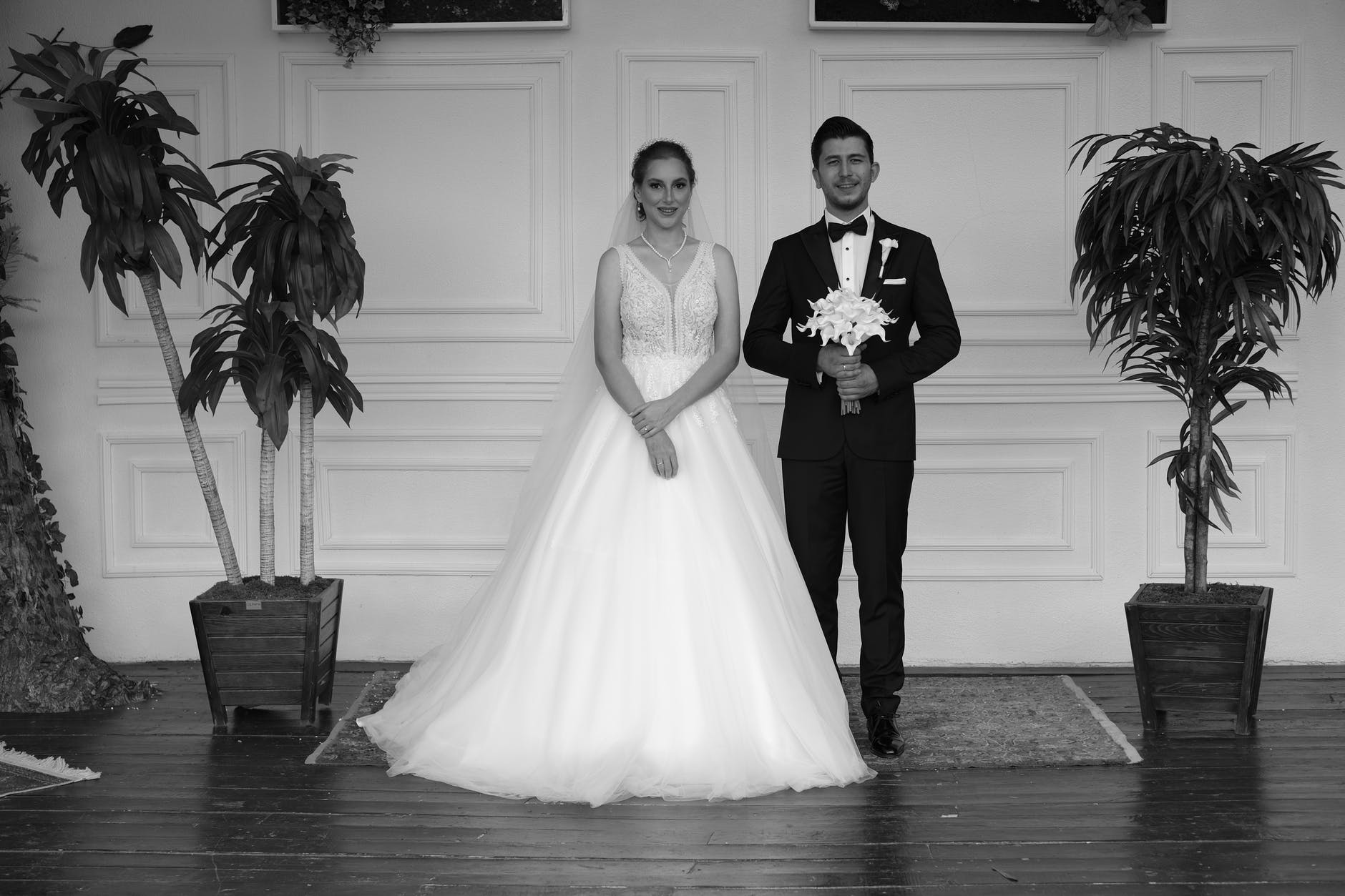 Wie passt der Anzug des Bräutigams zum Hochzeitskleid?