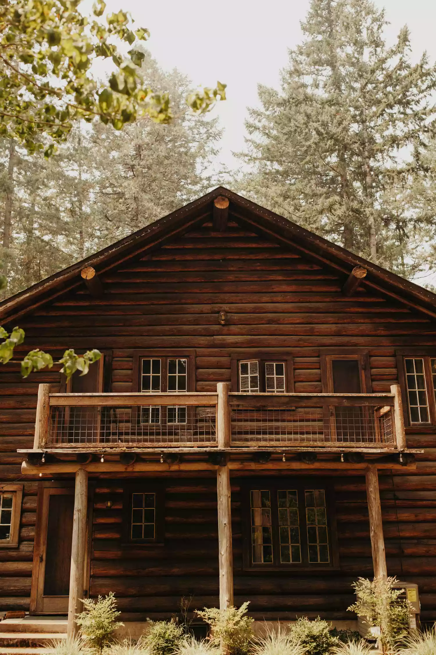 A summer camp wedding venue in Oregon.