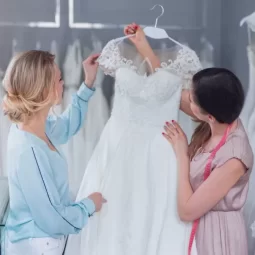 Výběr svatebních šatů podle místa svatby, jak vybrat svatební šaty na místo svatby