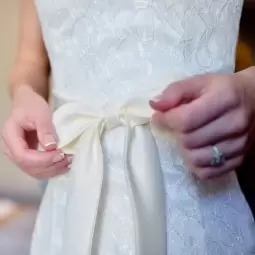 come pulire l'abito da sposa