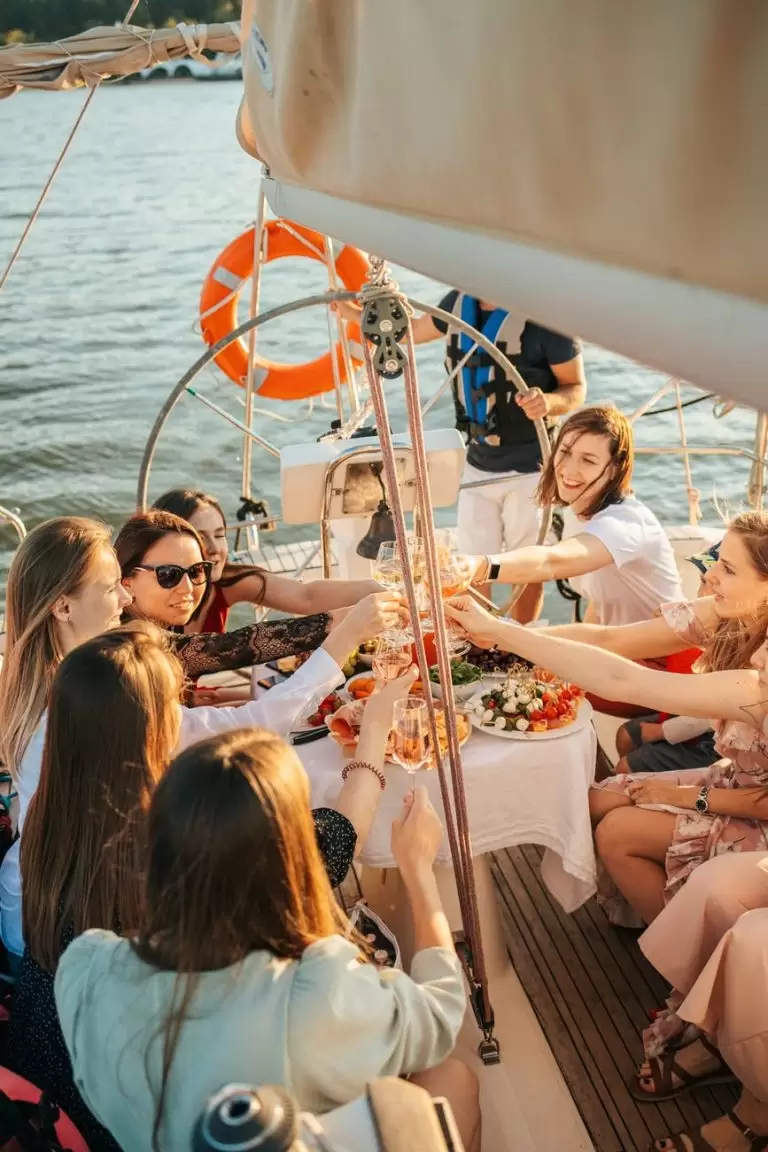 the pros and cons of a wedding on a boat