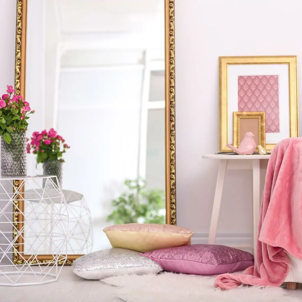 Use mirror to glam up space to make budget friendly home interior