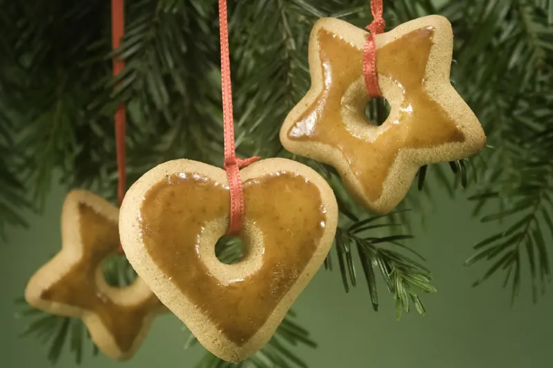 Hard baked cookies as diy christmas decoration for a creative look