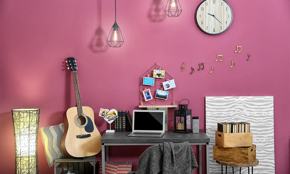 Metal accents as music decor look elegant as music wall decor