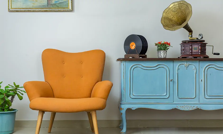 Say it with a vintage gramophone music room decor