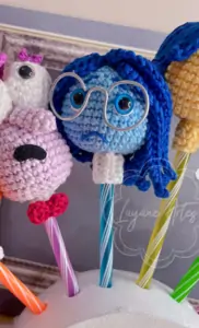 Amigurumi Ters Yüz Üzüntü Kalem Süsü Yapılışı 1