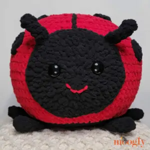 Amigurumi Uğurböceği Yastık Yapılışı