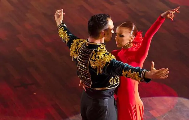 Latin havasını solumak için pasodoble dansı ile harekete geçin