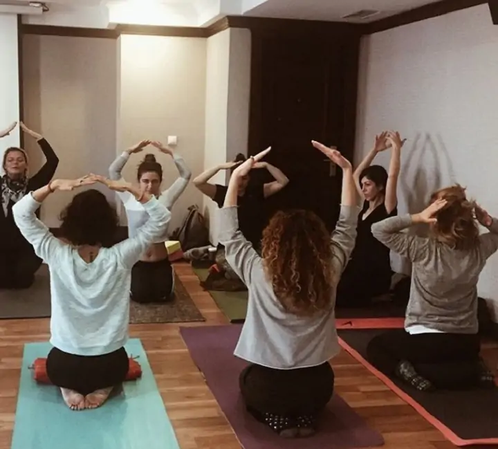 Oznur demirhan yin yoga