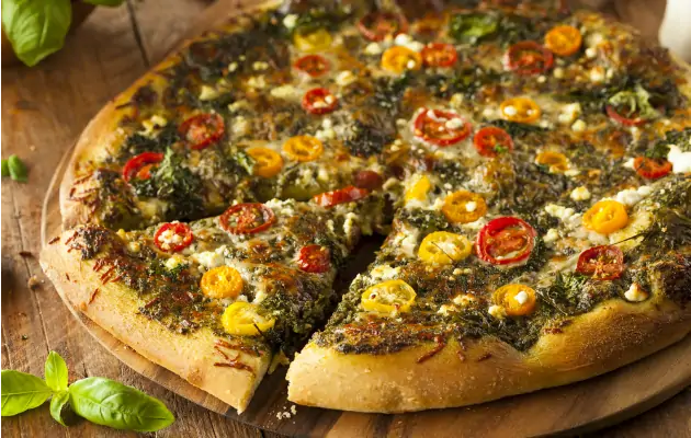 Alternatif pesto sosu tarifiyle beraber fesleğen ve reyhanın kullanım alanları