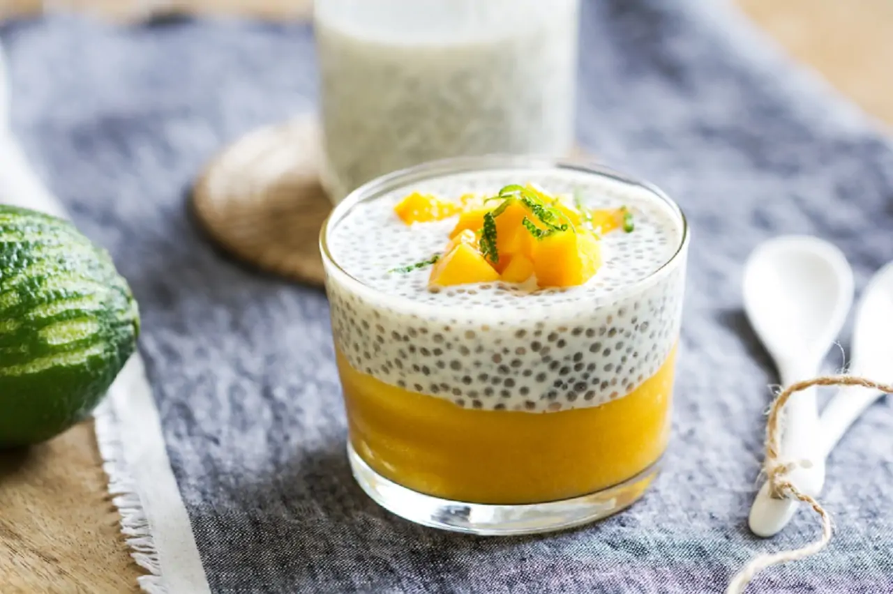 Chia with mango pudding